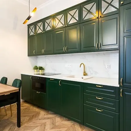 Glamorous Old Town Cracow Apartment *